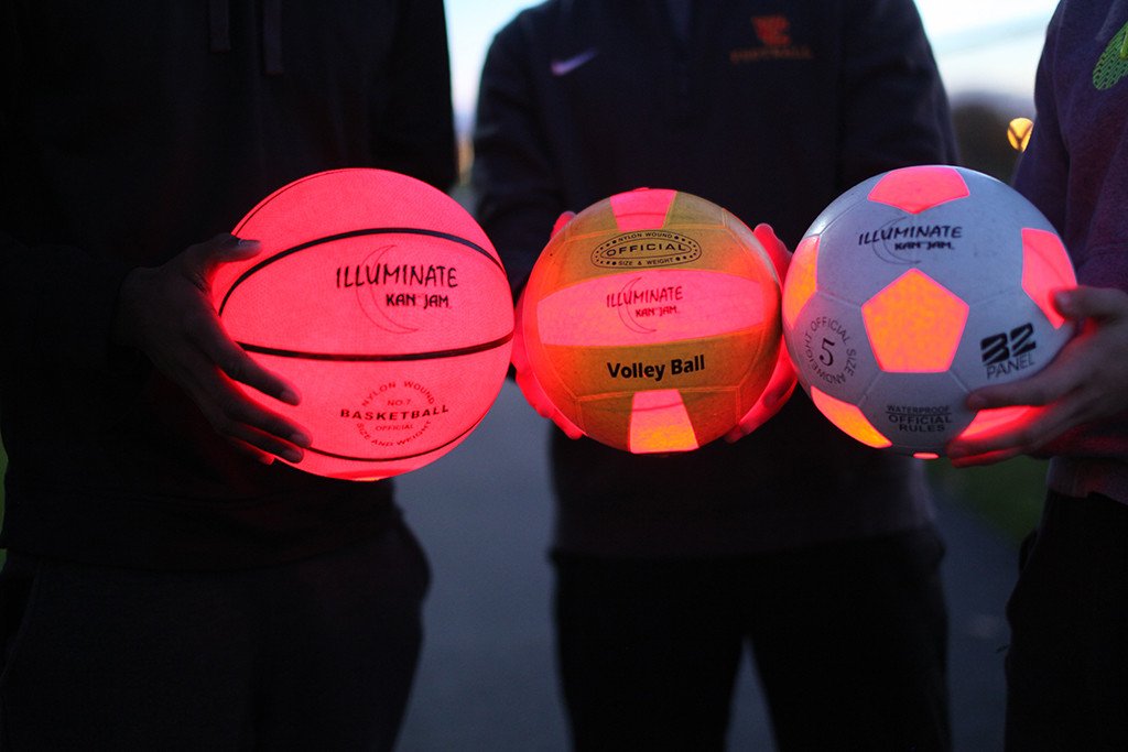 KanJam ilumina el voleibol LED